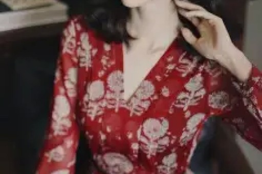 黄一鸣新男友首次露脸秀恩爱闪闪长得超像他回应与闺蜜的矛盾