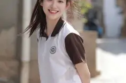 田一名与女生接吻