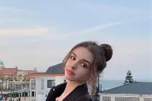 李嘉欣晒29张母子照过母亲节儿子五官慢慢长开母亲永远盛世美颜